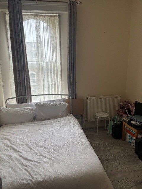 Property photo 2 of 5 Bedroom 1