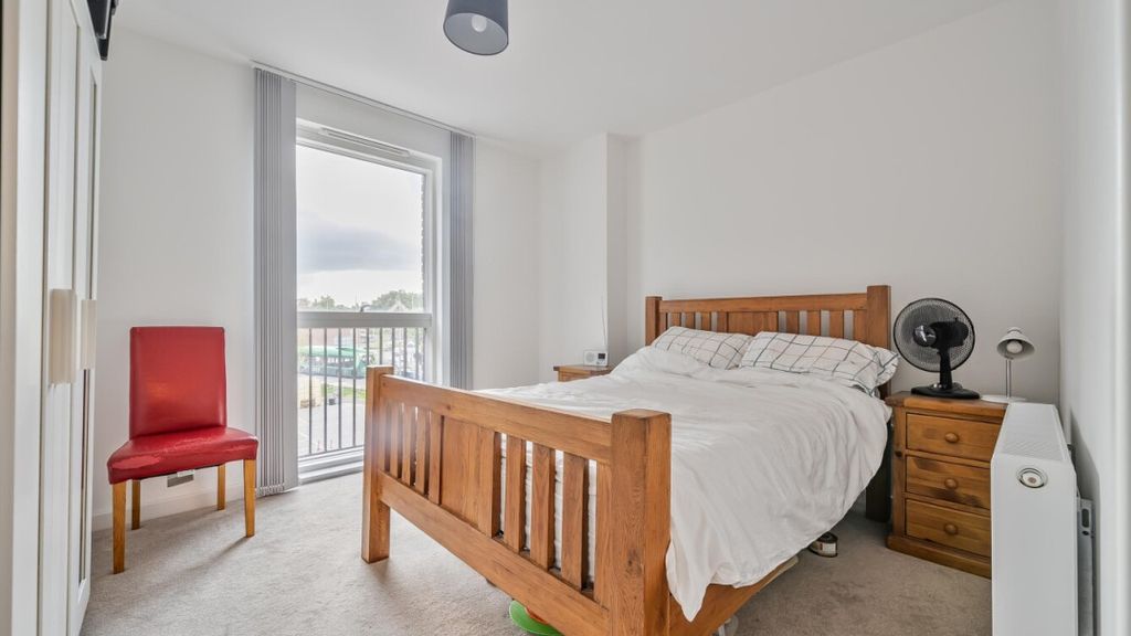 Property photo 2 of 22