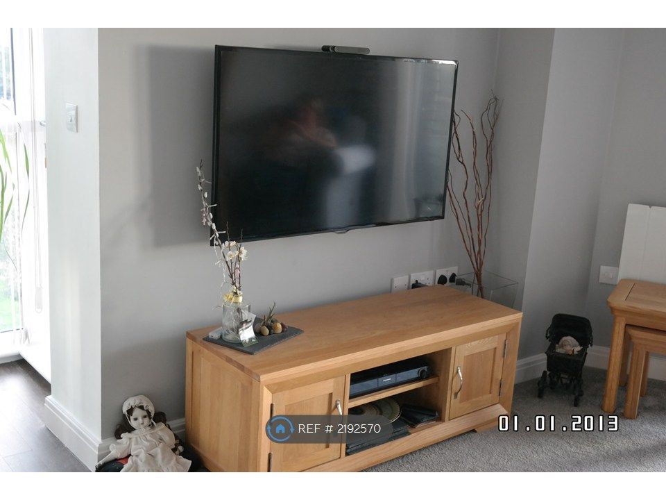 Property photo 3 of 16 Lounge (Tv Not Included)