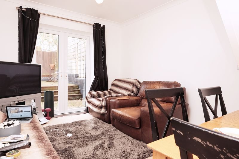 Property photo 3 of 11 Living Room