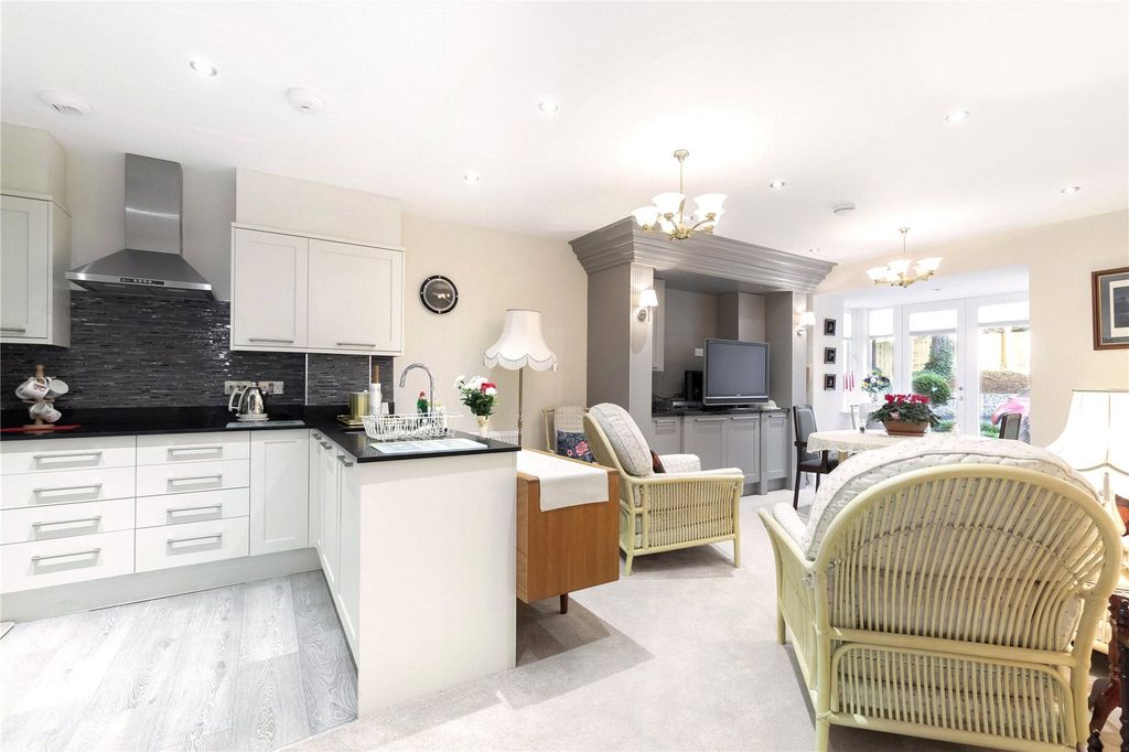 Additional image 5 of 1 bed flat to rentStratton Place, Stratton, Cirencester, Gloucestershire GL7