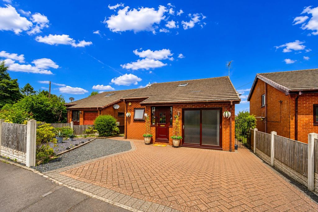 Property photo 1 of 33
