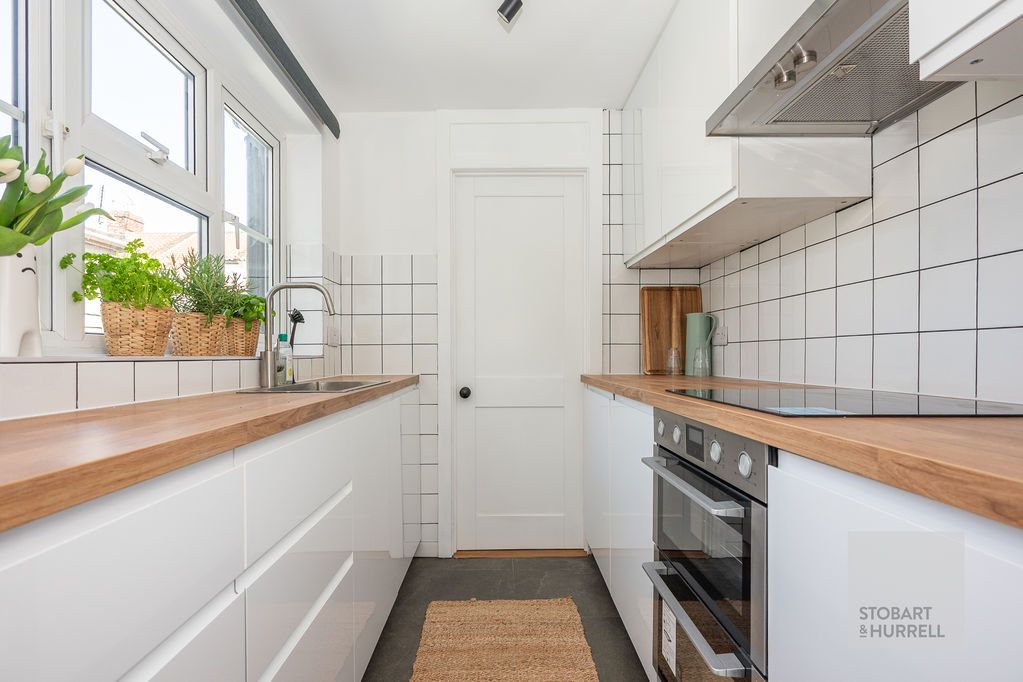 Property photo 2 of 18 Kitchen