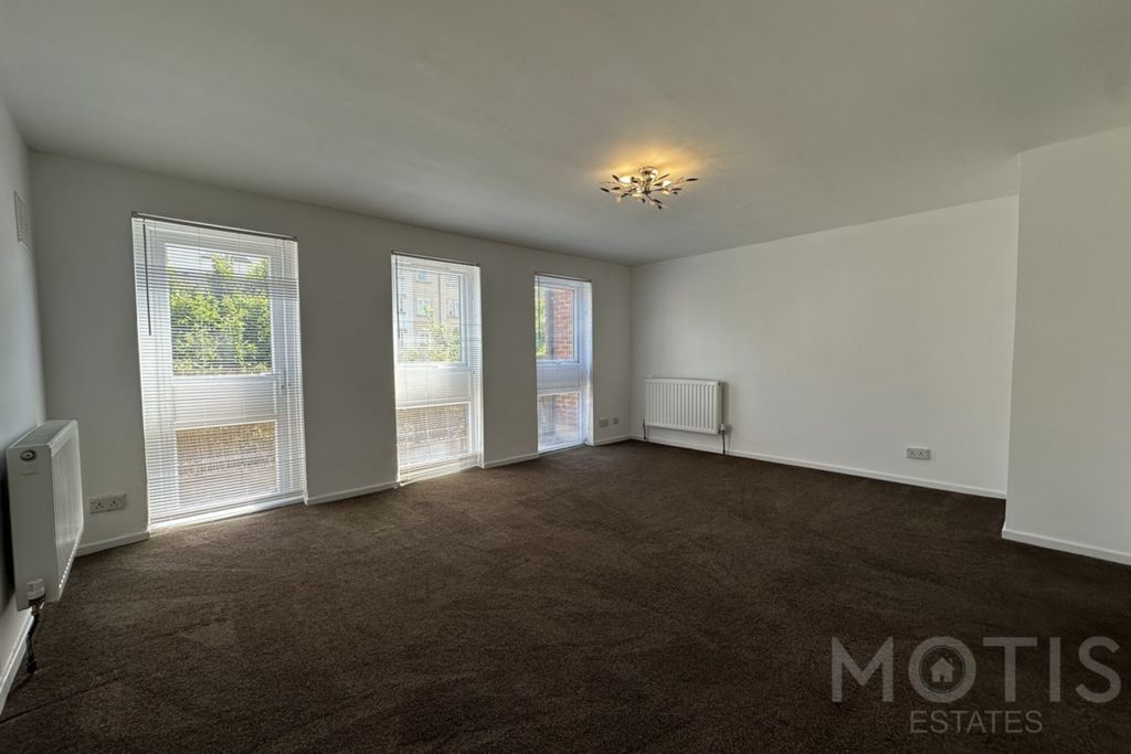 Property photo 2 of 17 Photo 13