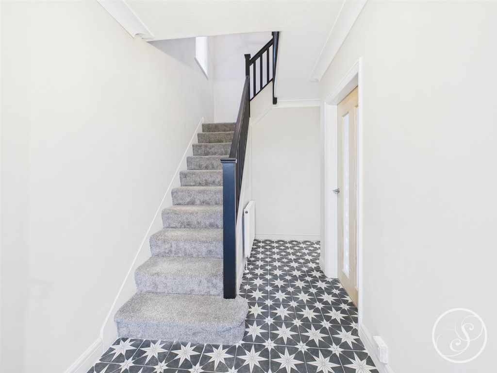 Property photo 2 of 20 Hallway