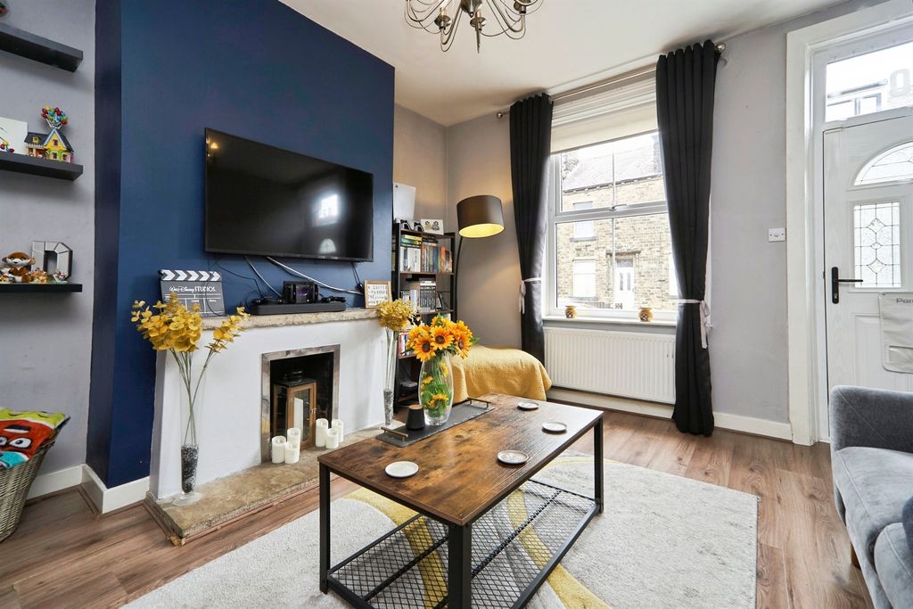Property photo 2 of 12