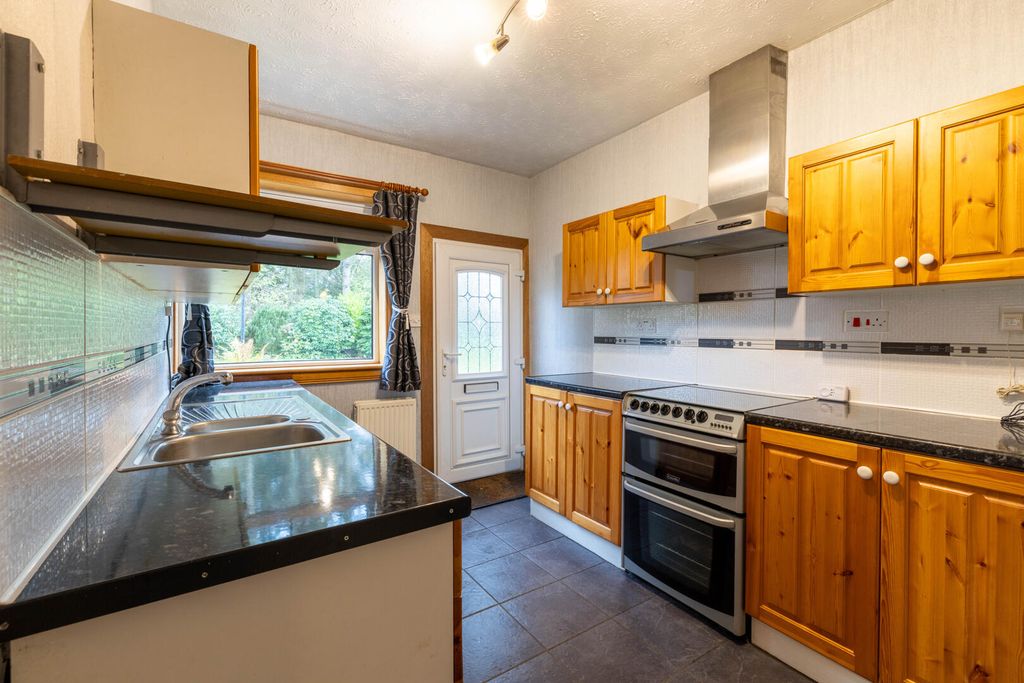 Property photo 3 of 24 Kitchen