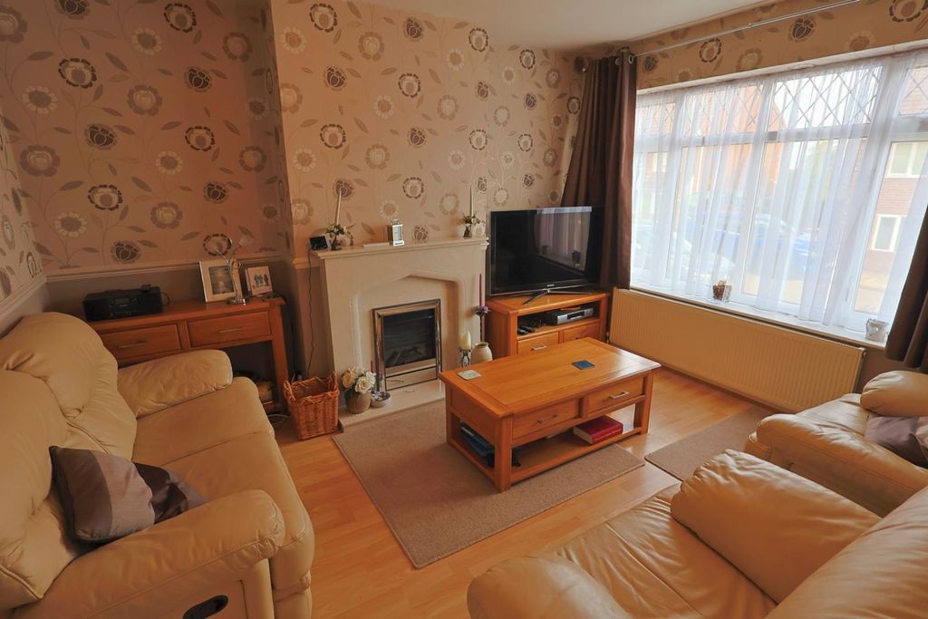 Property photo 2 of 12 Living Room