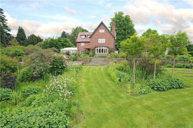 Property photo 1 of 11 External Rear