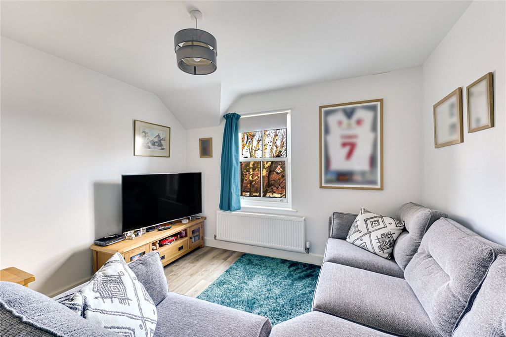 Property photo 2 of 14 Picture No. 15