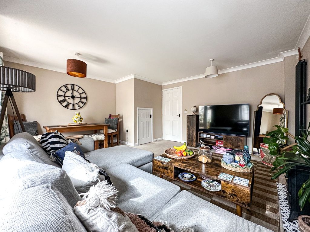 Property photo 3 of 16 4898398