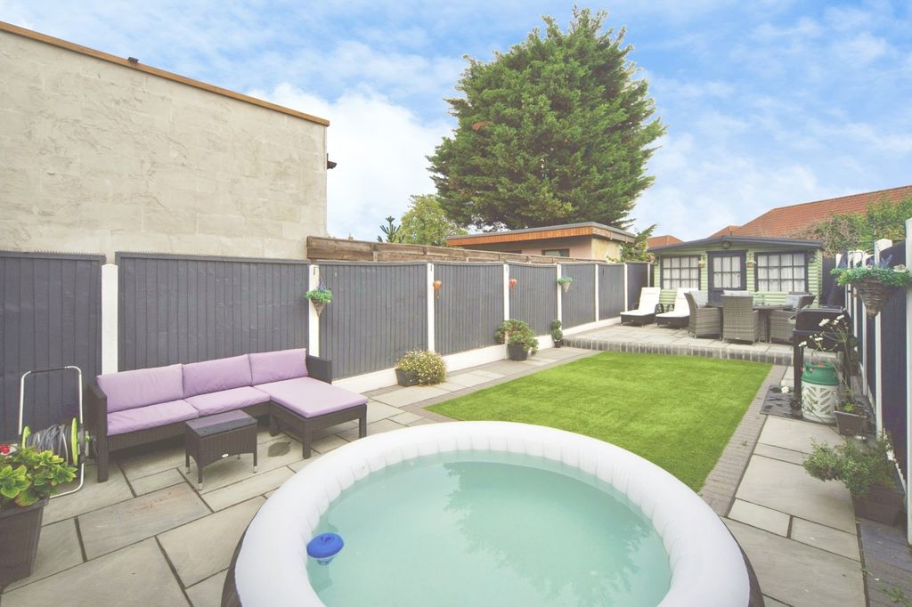 Property photo 2 of 20 Pbox-Img.Jpg