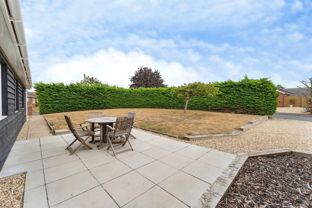 Property photo 2 of 19