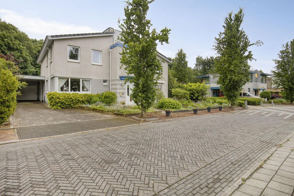 Property photo 3 of 47