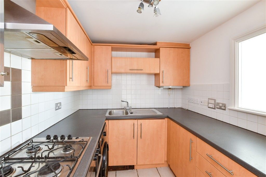 Property photo 3 of 18 Kitchen