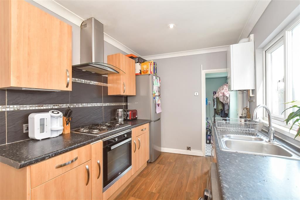 Property photo 2 of 8 Kitchen