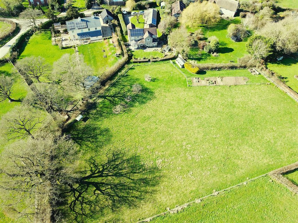 Property photo 3 of 28 Org_7bae9937ce6Dcb55_1772460844000.Jpg