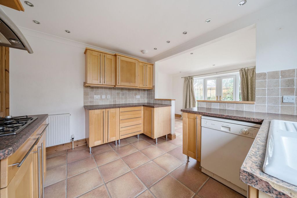 Property photo 3 of 17 Kitchen