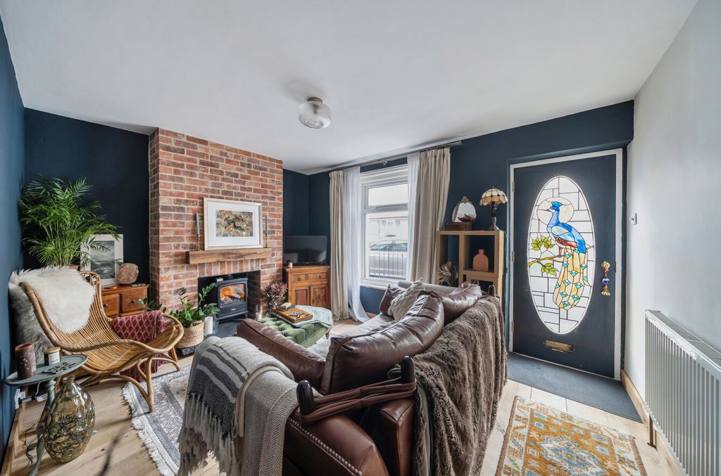 Property photo 2 of 10 1411398-20-699725...