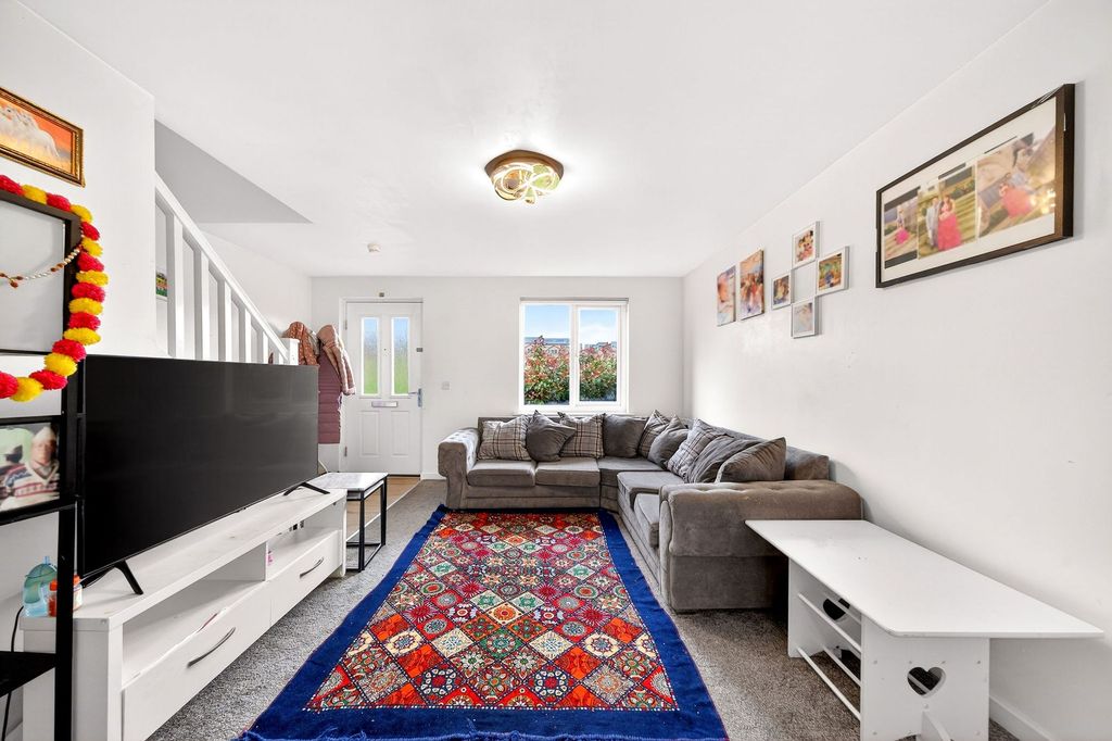 Property photo 3 of 38 Living Room