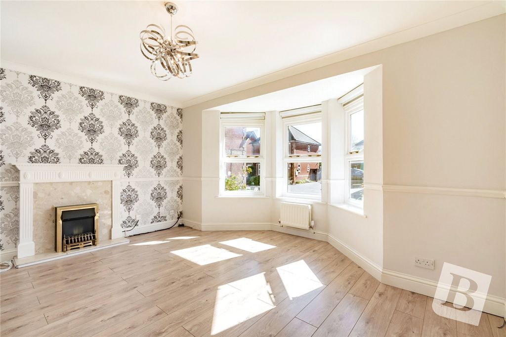 Property photo 3 of 19 Living Room