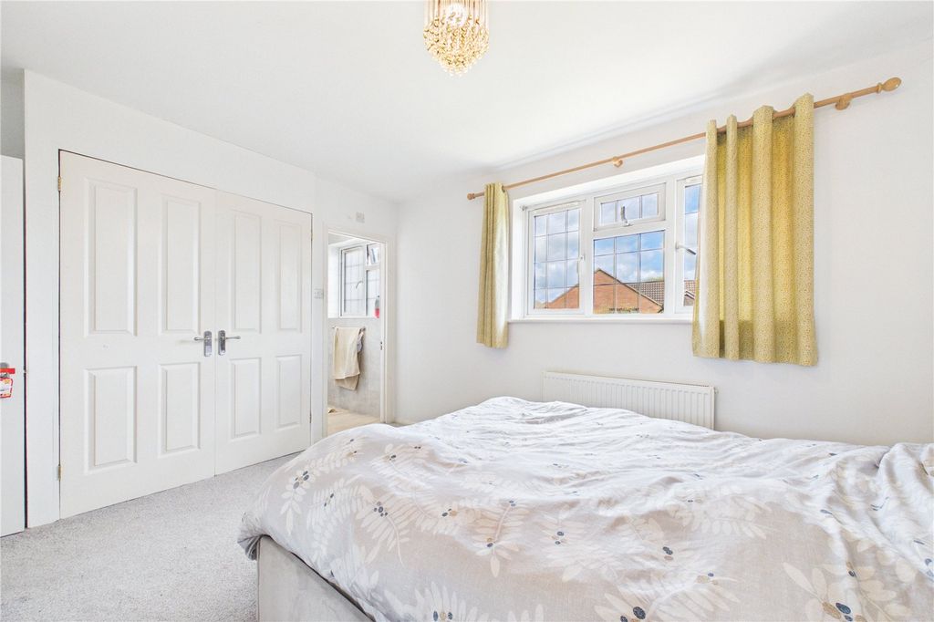 Property photo 3 of 19 Bedroom