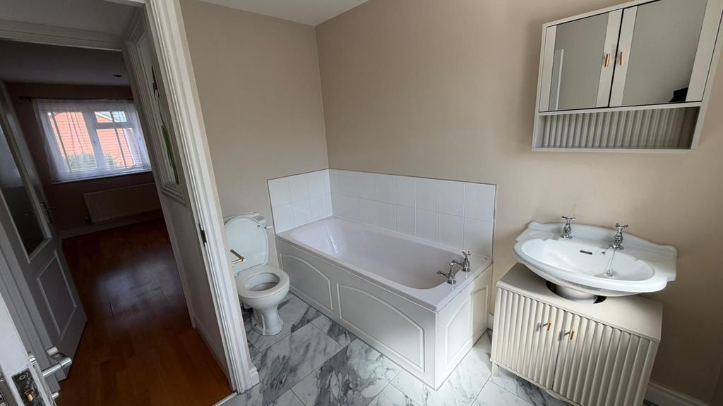 Additional image 10 of 4 bed detached house to rentMillers Vale, Cannock WS12