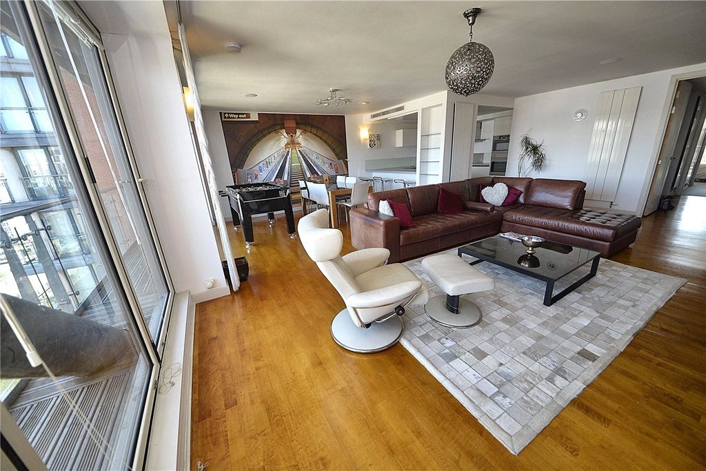 Property photo 3 of 11 Living Area