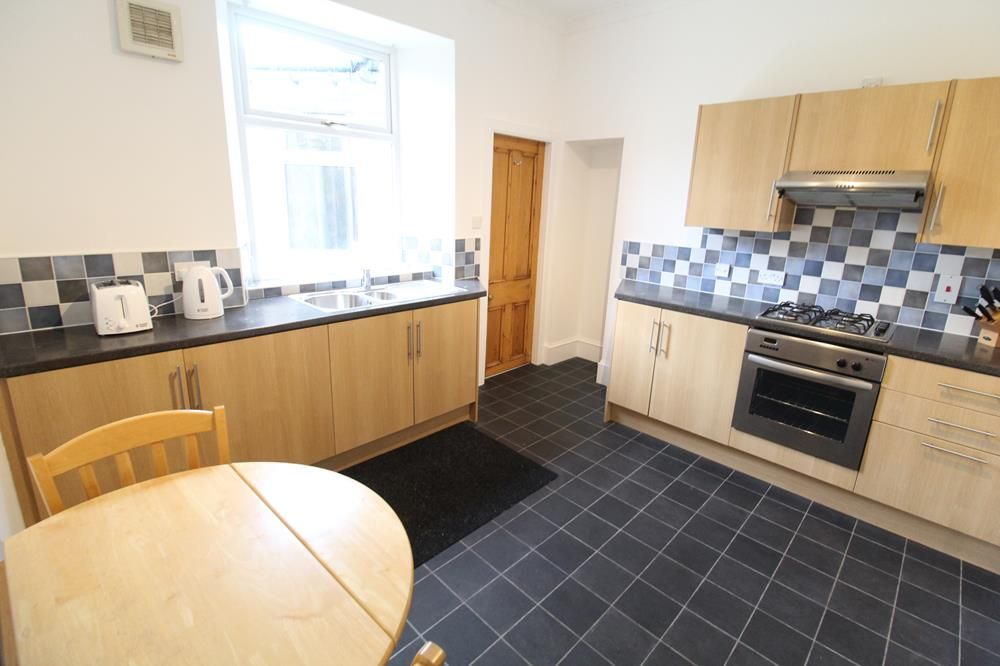 Property photo 2 of 6 Kitchen