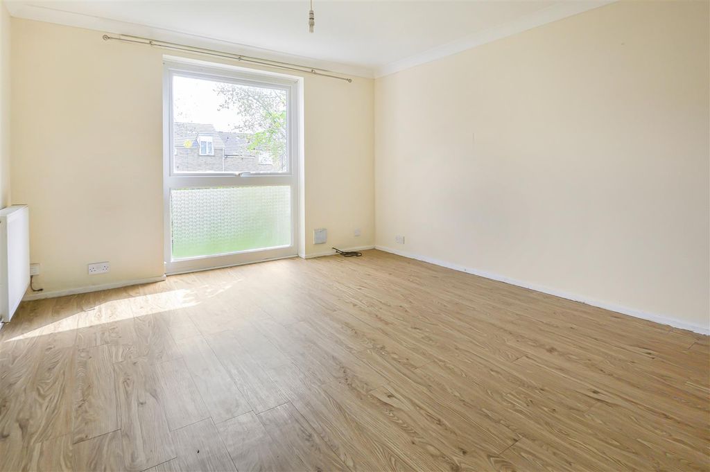 Property photo 2 of 13 2_80214.Jpg