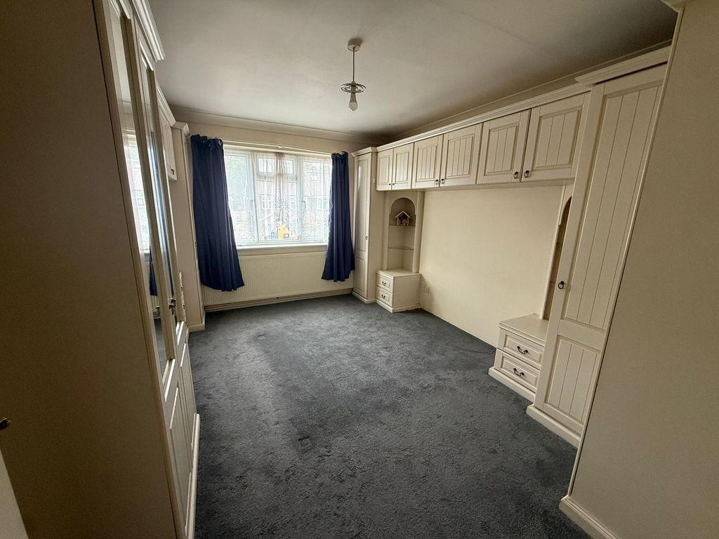 Property photo 3 of 11 Gallery