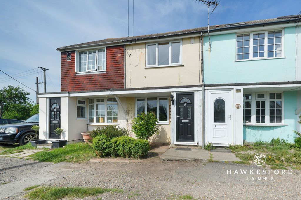 Property photo 1 of 17 Station Row, Teynham - Front