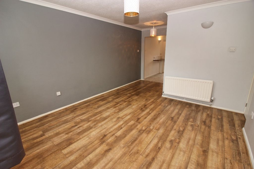 Property photo 2 of 11 Lounge