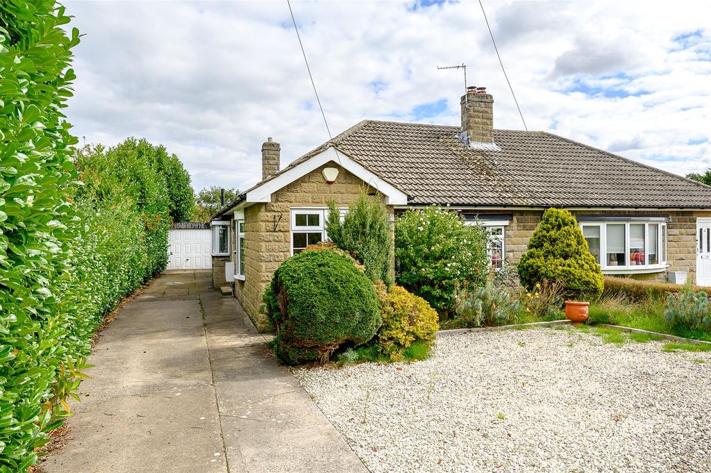 Property photo 1 of 12 External