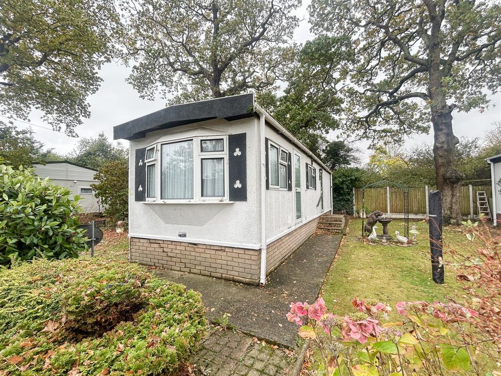 Property photo 1 of 7 Outside