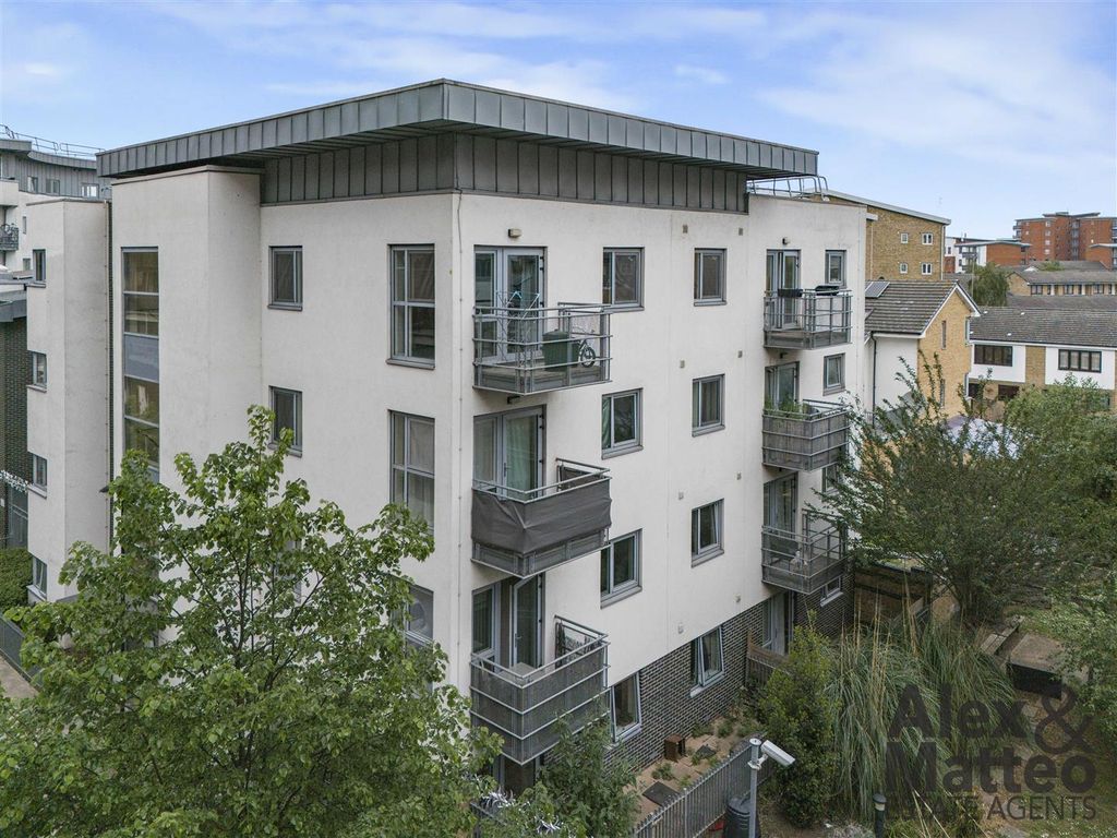 Property photo 1 of 21 Silwood Street