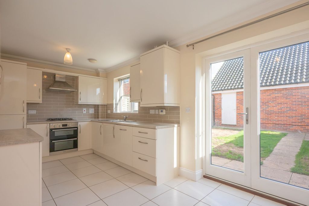 Property photo 2 of 15