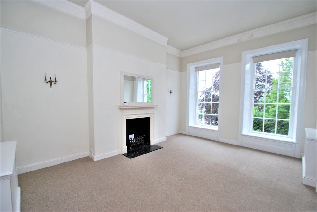 Property photo 2 of 6 Living Room