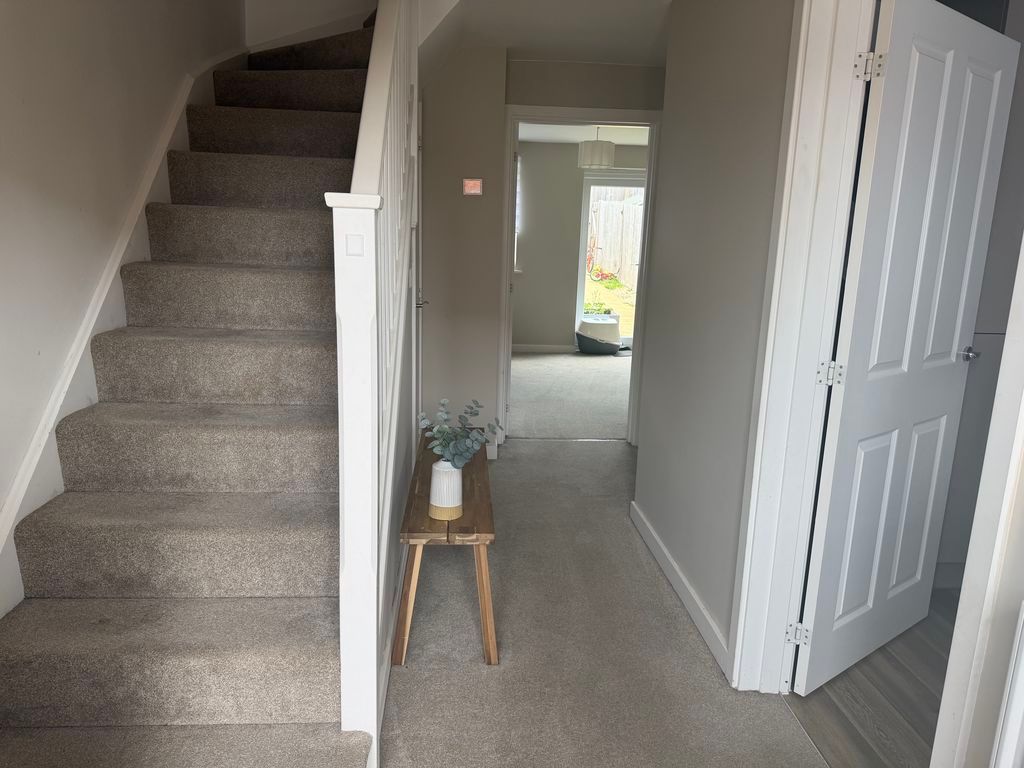 Property photo 2 of 12 Photo 6