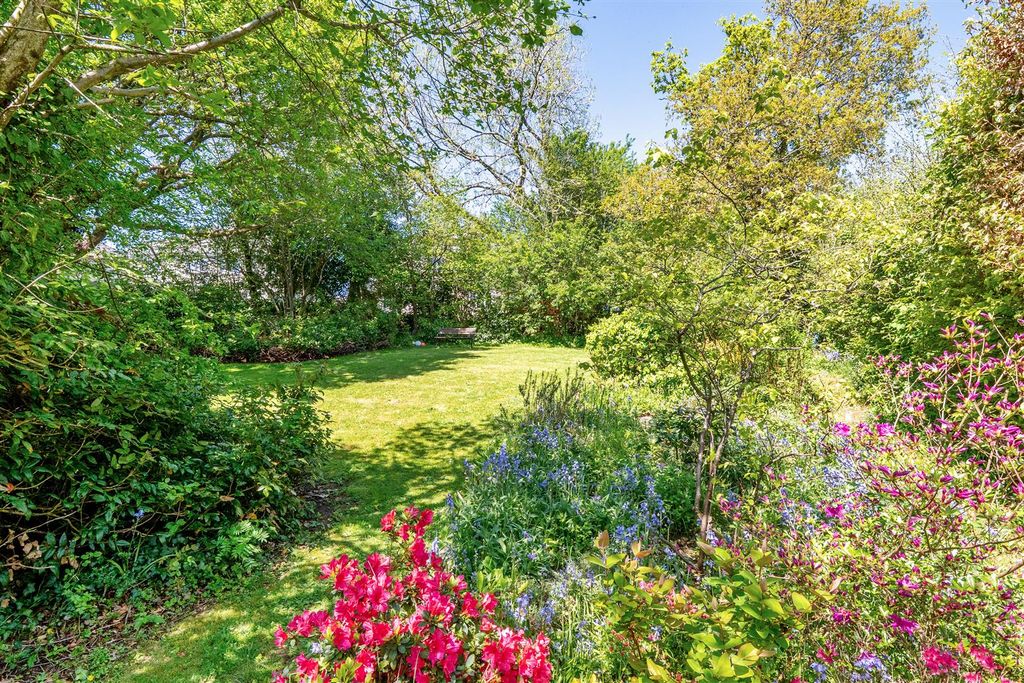 Property photo 2 of 36