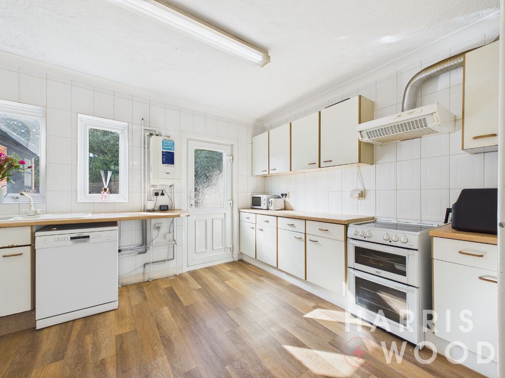 Property photo 2 of 14 4906852