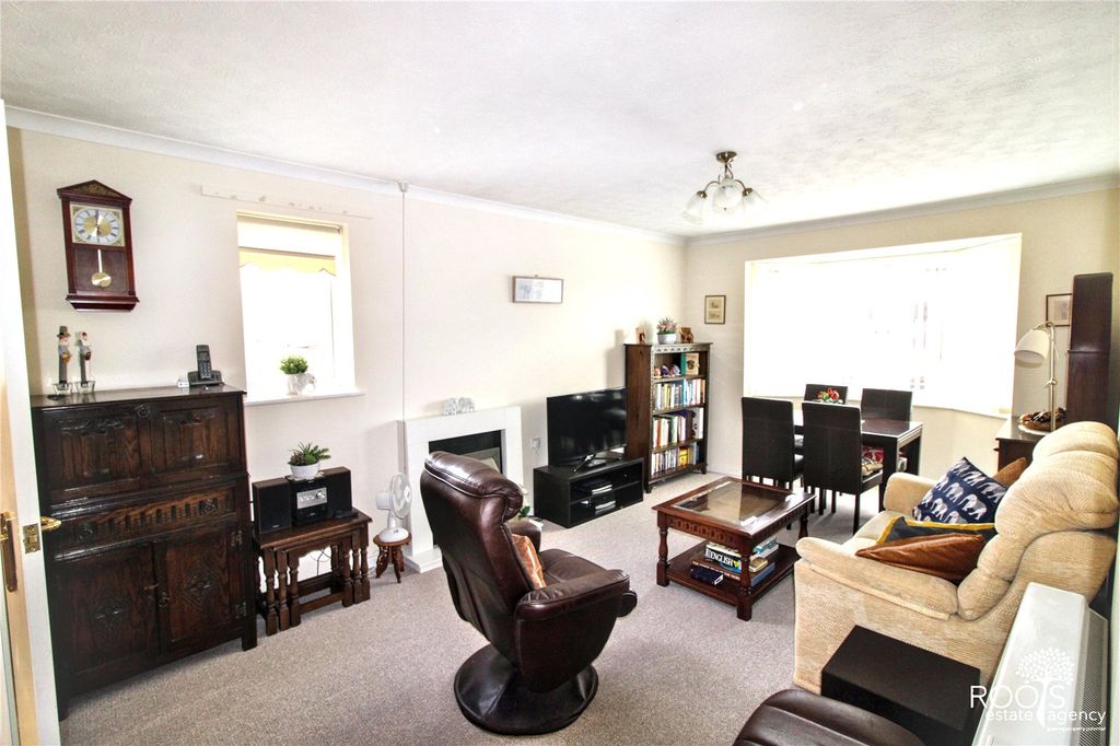 Property photo 3 of 7 Living Room