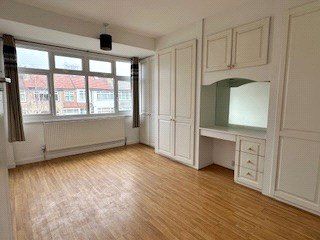 Property photo 2 of 8 Picture No. 04