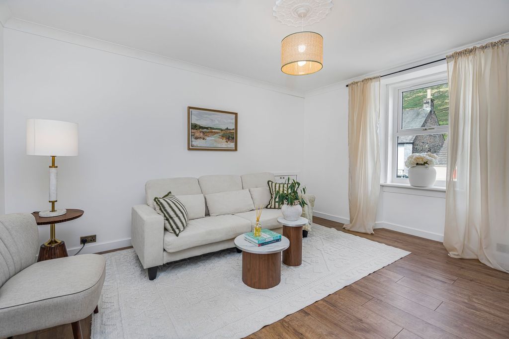 Property photo 2 of 35