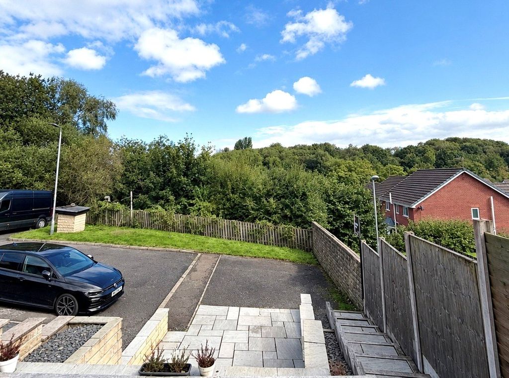 Property photo 2 of 19 Picture No. 36