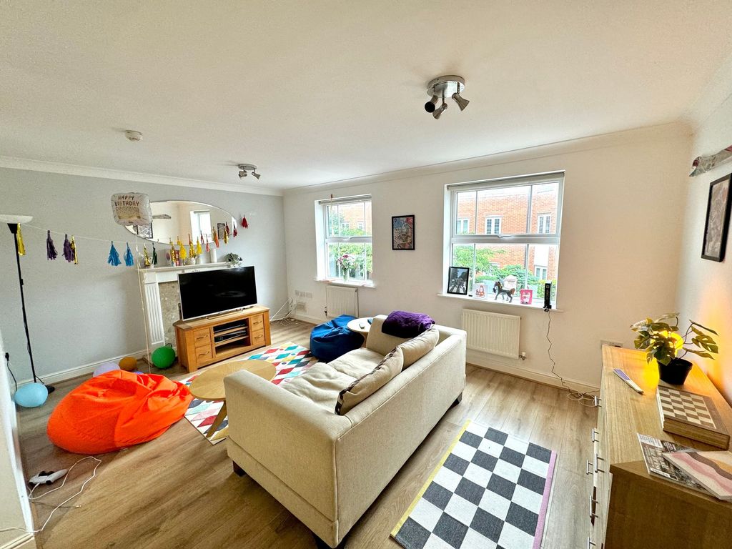 Property photo 2 of 14