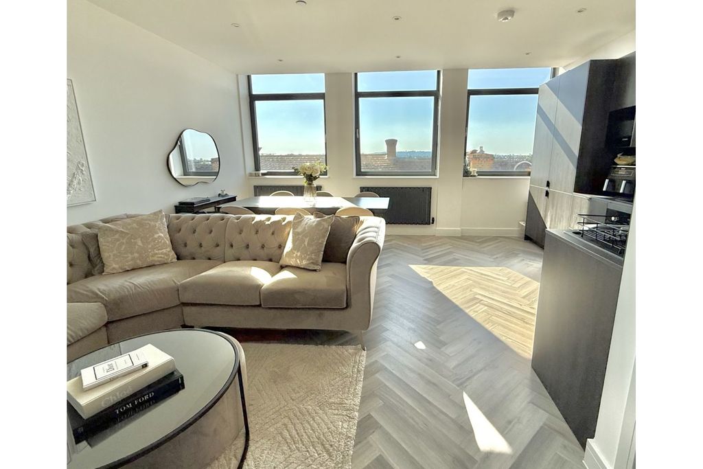 Property photo 2 of 22 Lounge/Dining Room