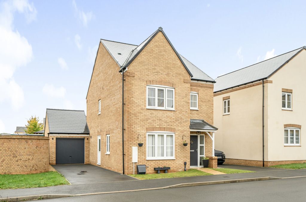 Property photo 1 of 12 1354342-2-68Df8B4...