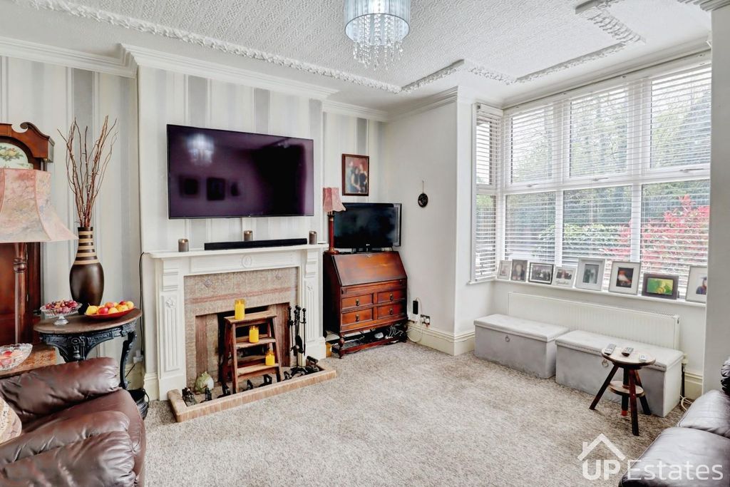 Property photo 2 of 17 Living Room