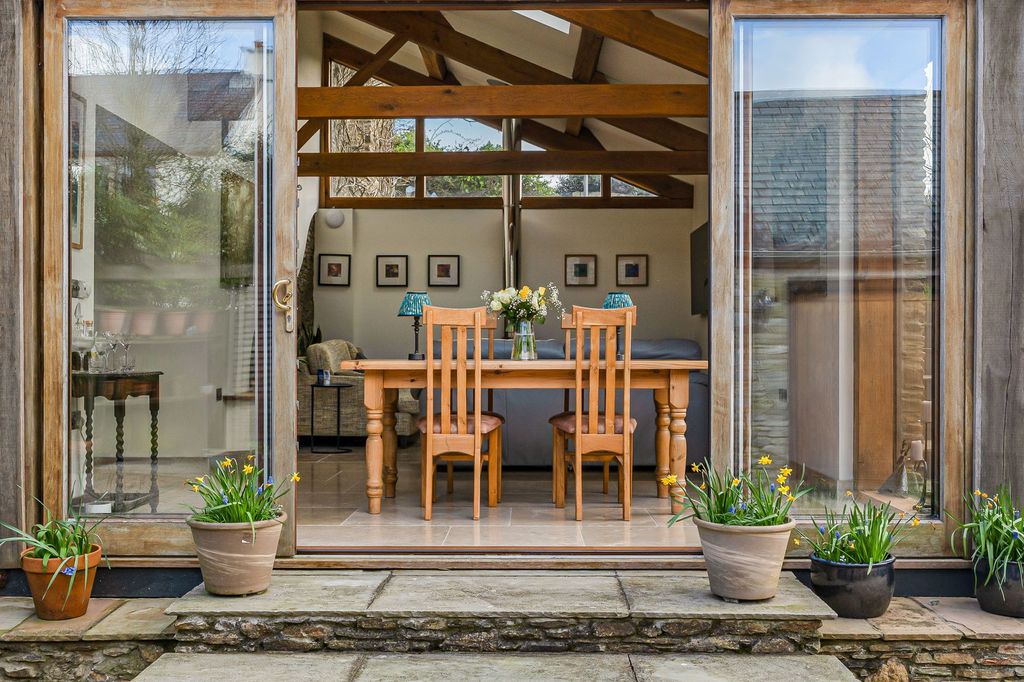 Property photo 3 of 26